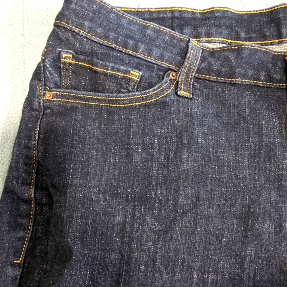 Levi's Classic Plus Size Cuffed Shorts - image 3